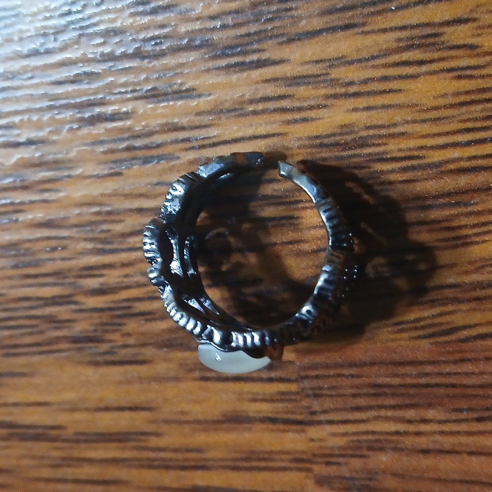 Ring - Picture 3 of 7